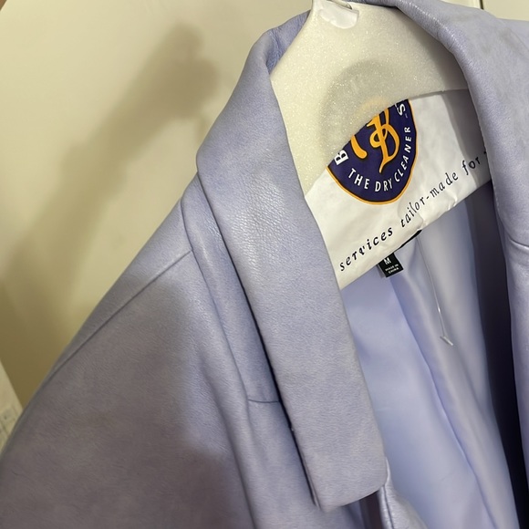 Available 12/1

$ firm 7 for all mankind Faux Leather Jacket - Picture 6 of 8